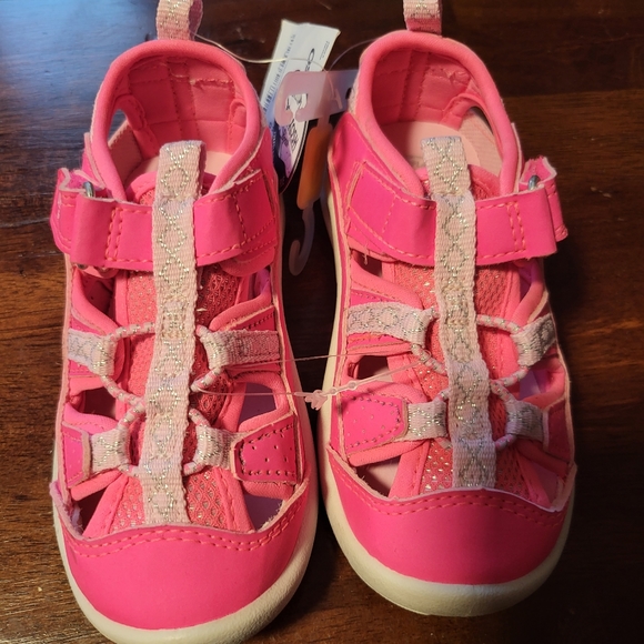 Girl's Oshkosh Shoes - Picture 3 of 4